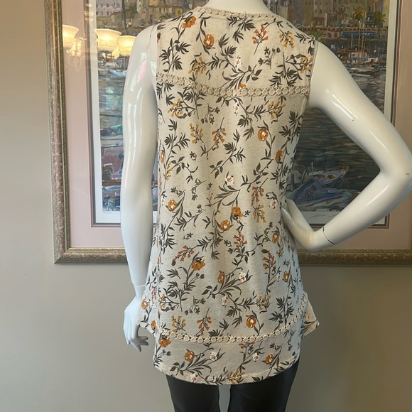 LUCKY BRAND NOVELTY TOP - Picture 3 of 7